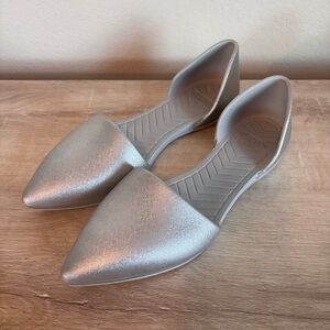 Native Audrey Bloom Silver D'Orsay Flats Size 7